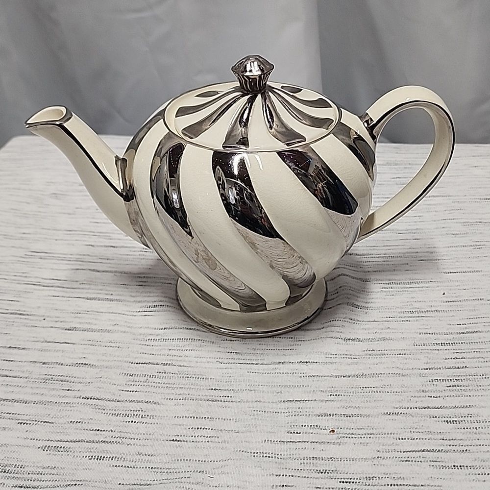 Vintage Sadler England Teapot Cream w/ Silver Swirls Numbered 1540 Initialed AW